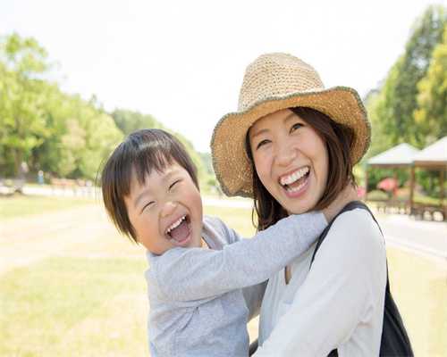 当爱与科技交汇：探寻第三方辅助生育的温暖旅程